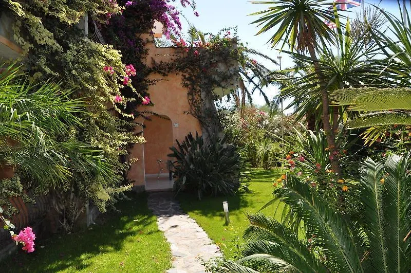 Palm Village Villasimius Aparthotel