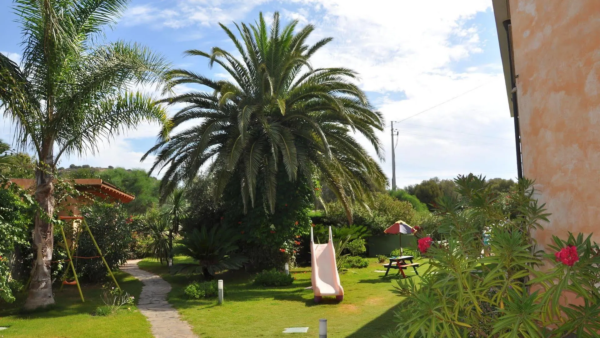 Aparthotel Palm Village Villasimius